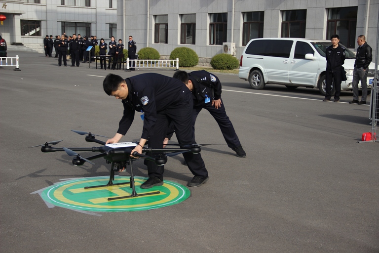 you have installed devexpress products in evaluation mode to purchase a license please visit us online at www devexpress com purchase if you ve purchased devexpress products and need to register your license please review how to convert a