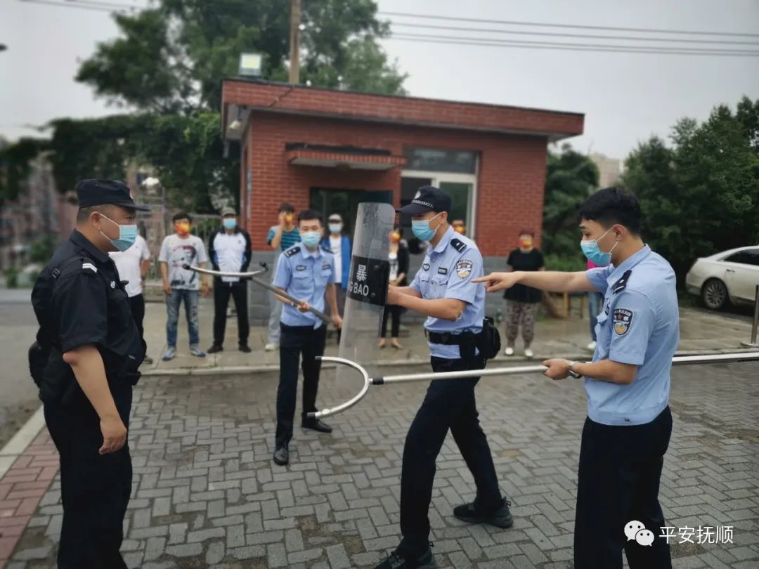 以训促战强本领以练筑防保平安长底派出所赋能村级最小应急单元建设(图1)