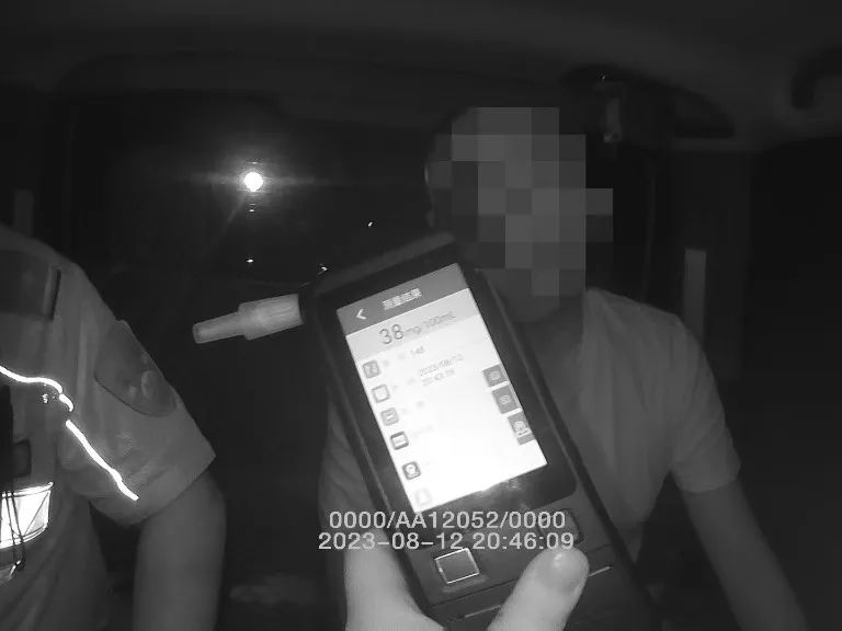 抚顺交警骑警大队重拳出击，对酒后驾驶、货车超载零容忍！05.jpg