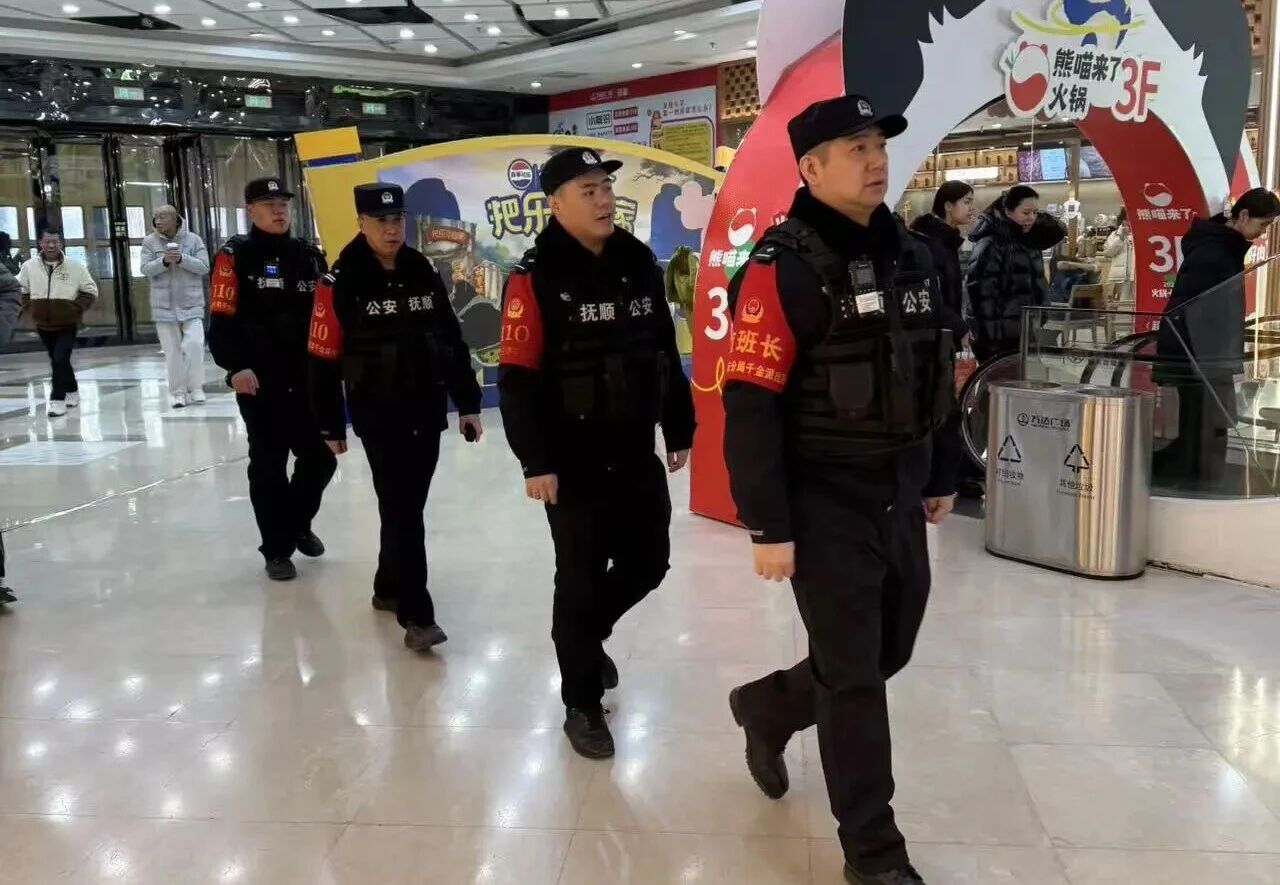 年味正盛 “警”色正浓1.jpg