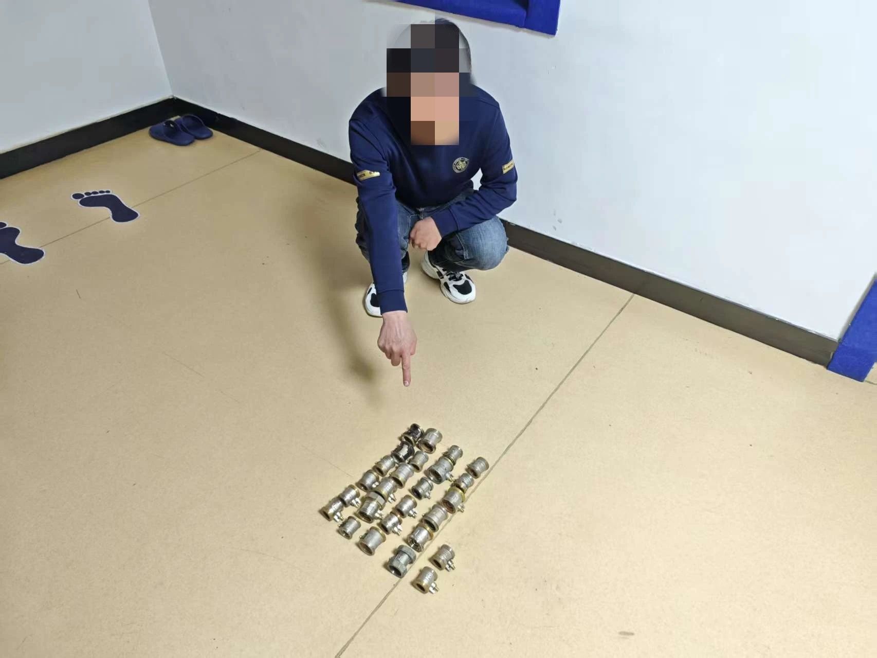 抚顺公安雷霆出击！破获系列盗窃暖气阀门案，守护民生“温暖线”！1.jpg