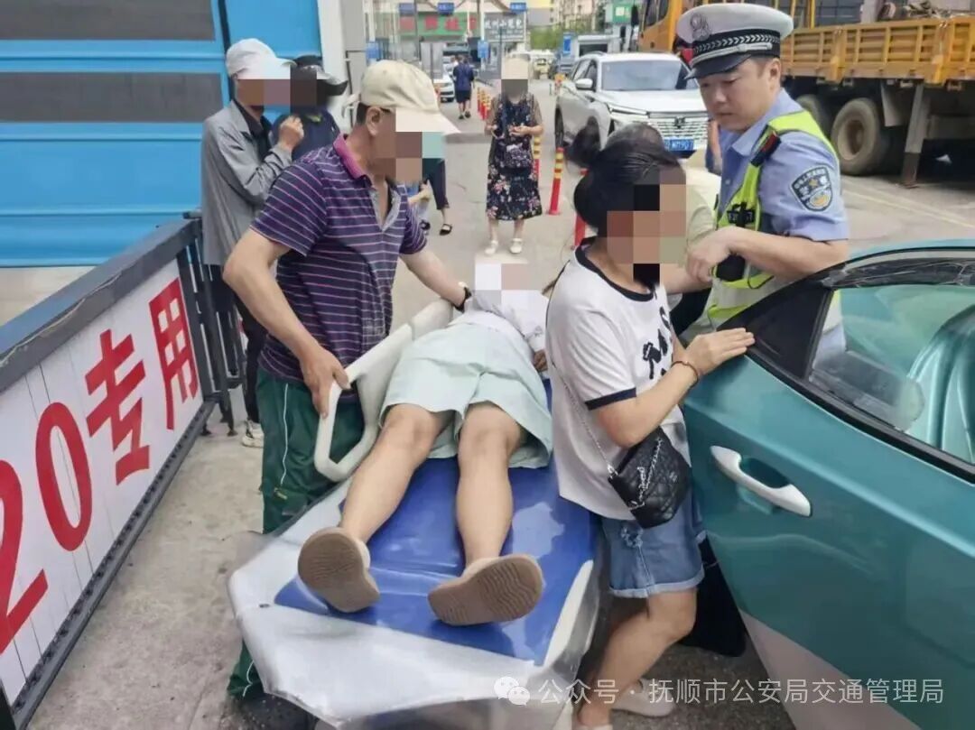 与时间赛跑！抚顺交警极速开道，为心脏病患者抢出生命时间.jpg