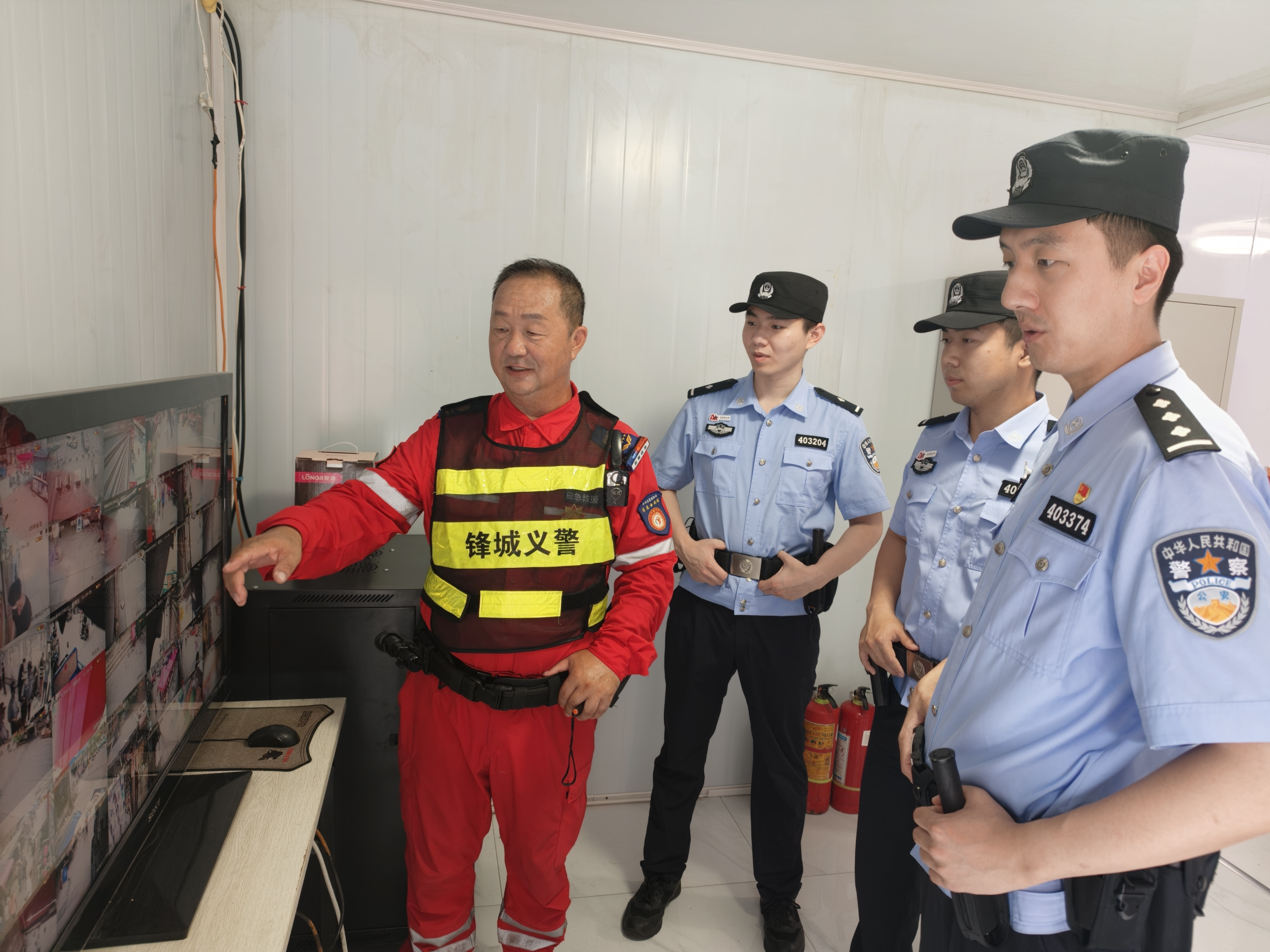 雷锋派出所︱创新基层治理“组合拳” 绘就建设更高水平平安中国新画卷1.png 雷锋派出所︱创新基层治理“组合拳” 绘就建设更高水平平安中国新画卷1.png